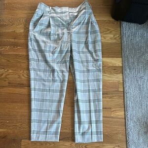 NWT Women’s pleated Plaid Pants - Gray